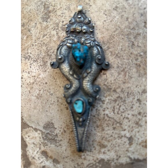 Antique Indian Silver Pendant With Turquoise Gemstones & Intricate Detailing - Picture 5 of 5